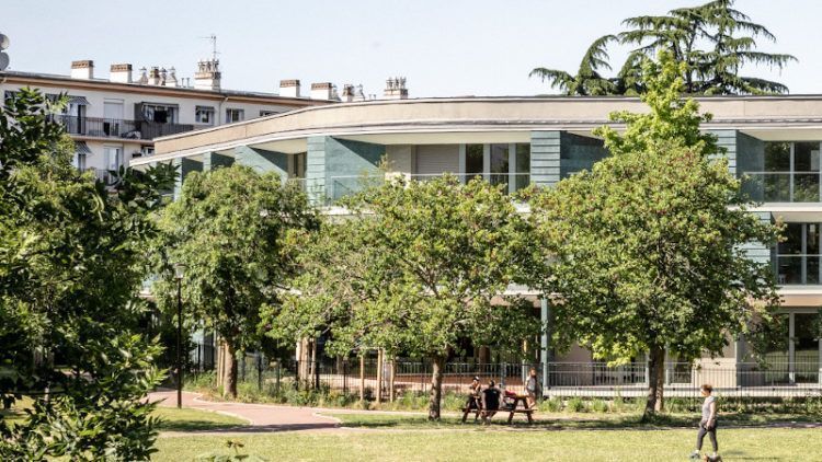 Vieillir aux planètes, à Maisons-Alfort, dans une résidence signée Badia-Berger