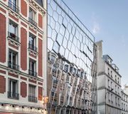 Écailles de verre en façade pour l'institut de l'audition à Paris, par VIB Architecture 