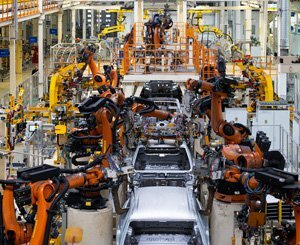 Les pertes d'emplois vont continuer dans l'industrie française prévient la ministre du secteur