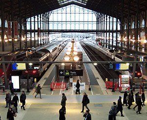 Municipales à Paris : Griveaux et Villani s'affrontent sur l'avenir des gares du Nord et de l'Est