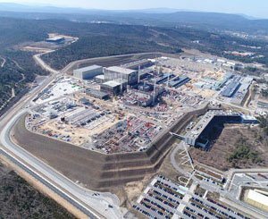 Fusion nucléaire : au moins huit ans de retard et "des milliards" de surcoût pour Iter