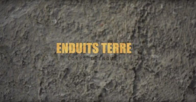 [Vidéo] Enduit terre : préparer son mur avec un corps d’enduit