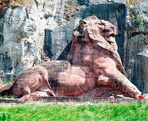 Nettoyage décennal pour le Lion de Belfort