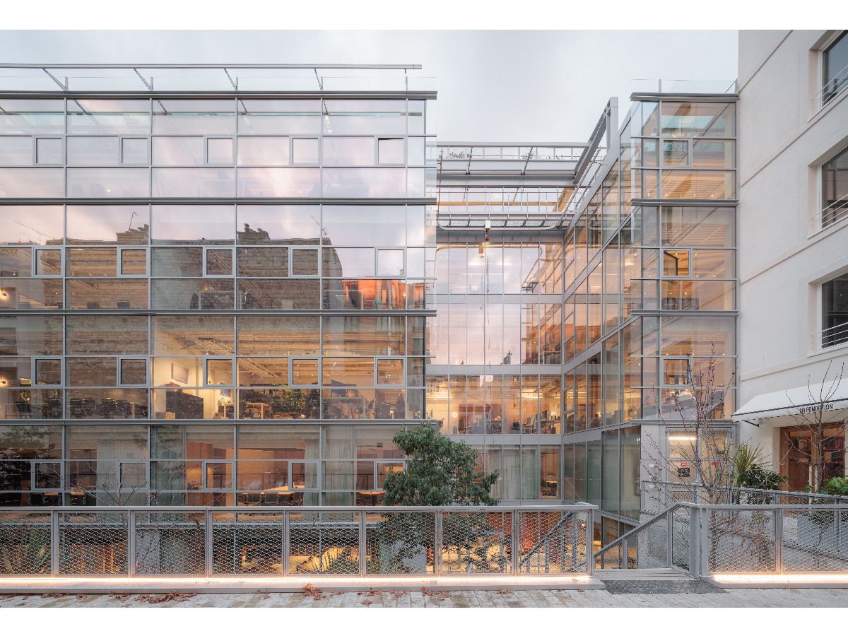 PCA-Stream signe la rénovation d'un ensemble hybride chic et végétal 