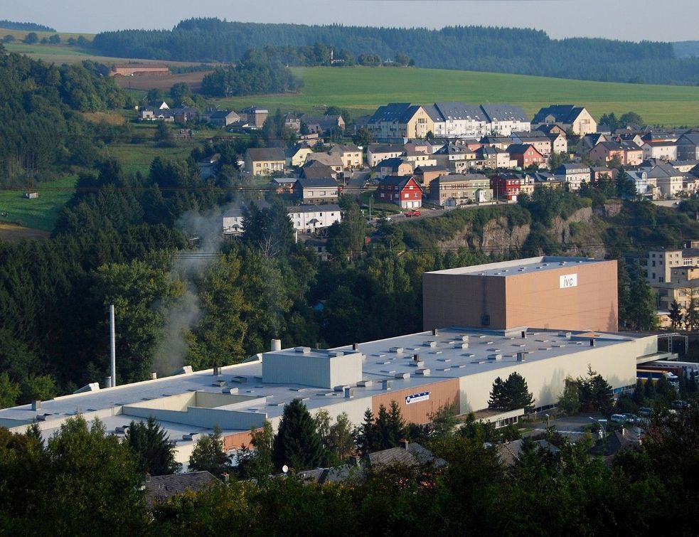 Tarkett va fermer deux usines au Canada
