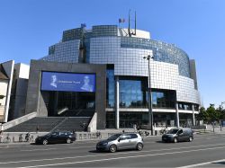 Hommage rendu à l'Opéra Bastille pour son architecture "remarquable"