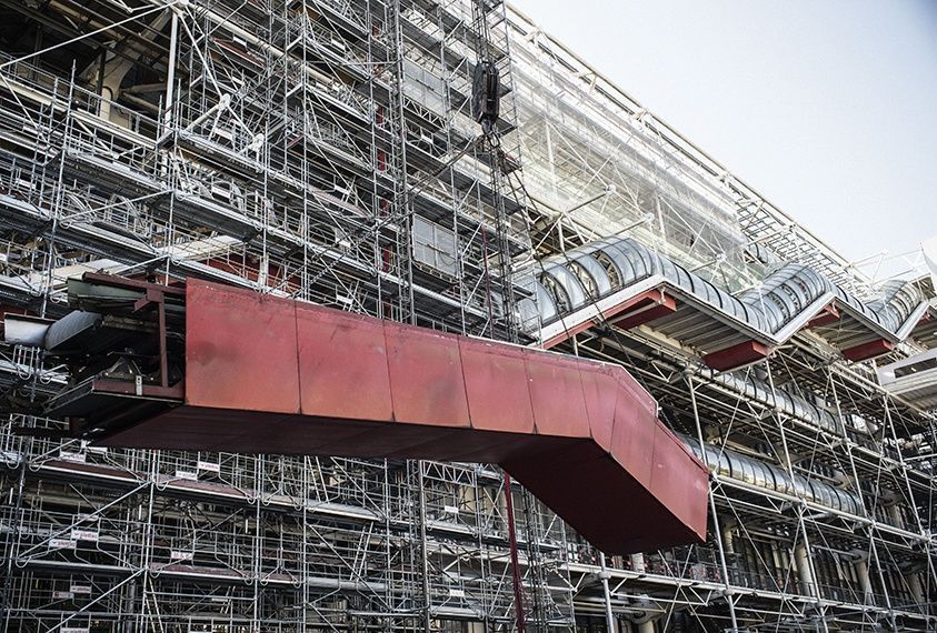 Photographies de la rénovation de la chenille du Centre Pompidou 