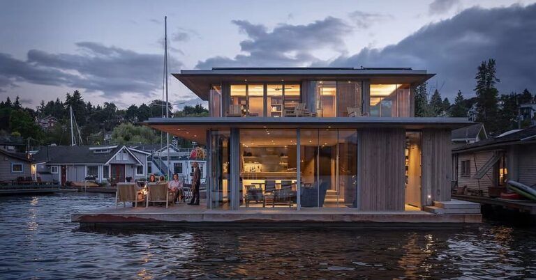 Une magnifique maison flottante contemporaine en bois à Seattle