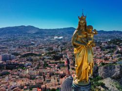 La statue de la basilique de Notre-Dame-de-la-Garde, à Marseille, va être redorée