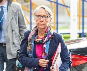 La droite sénatoriale s'insurge contre les propos d'Elisabeth Borne sur de possibles licenciements faute de pass sanitaire