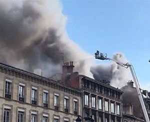 Un violent incendie dans le centre-ville de Bordeaux fait des dégâts importants