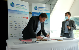 Les entreprises des berges parisiennes signent une nouvelle charte, plus sévère