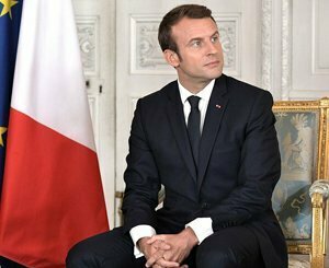 Macron promet à nouveau une "loi de simplification massive" pour les entreprises