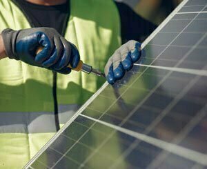 Le groupe chinois Das Solar lance son projet d'usine de panneaux solaires dans le Doubs