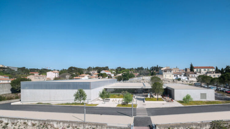 À Nîmes, Pôle Sportif Universitaire selon Panorama