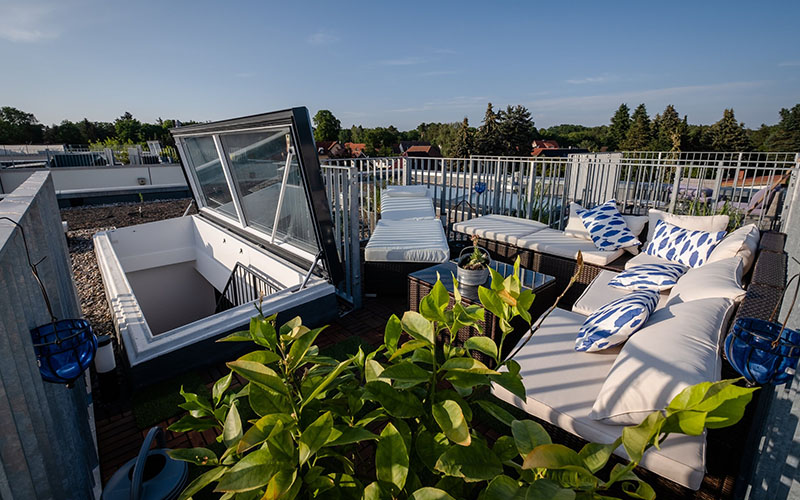 lamilux flat roof access hatches acces elegants aux toits terrasses