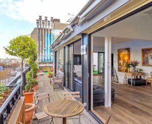 Quel est l’impact réel des critères comme le parking, l’ascenseur ou la terrasse sur le prix de vente d'un logement ?