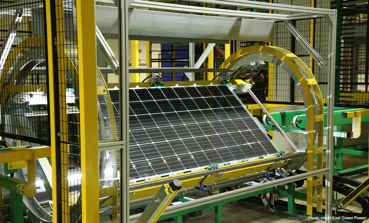 Photovoltaïque : le coût des panneaux en sortie d’usine a baissé de 52 % en 2023