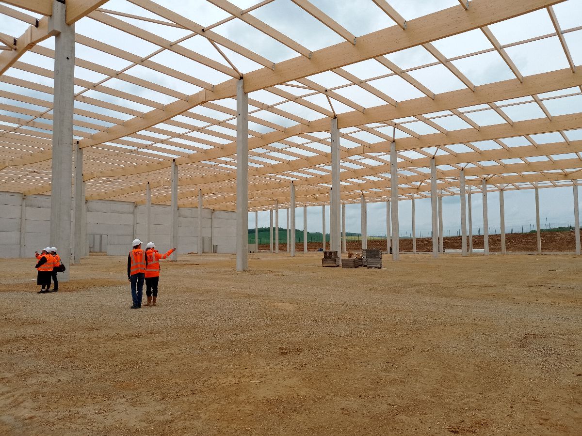 Dans l'Yonne, une plateforme logistique fait la part belle à la fabrication hors-site