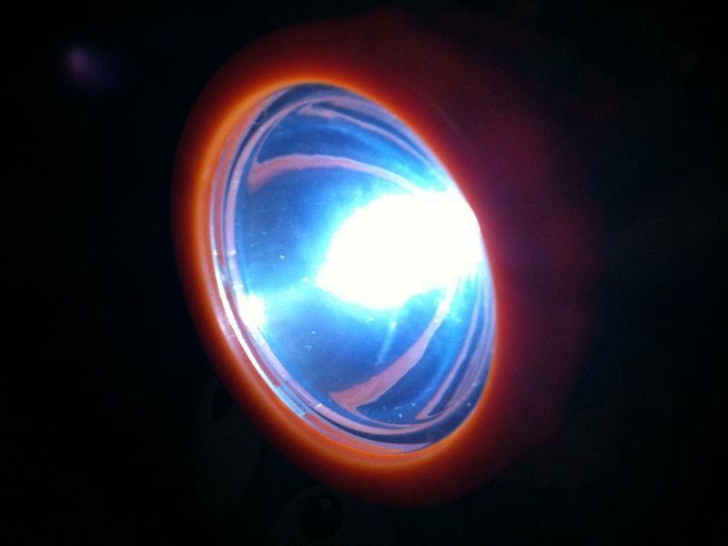 L'Anses confirme la toxicité de la lumière bleue émises par les lumières led