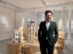 Jean-Christophe Quinton repense les formes architecturales dans une exposition
