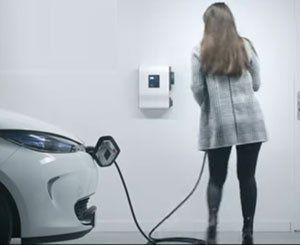 Bornes de recharge Green'up Premium Legrand pour véhicules électriques ou hybrides rechargeables