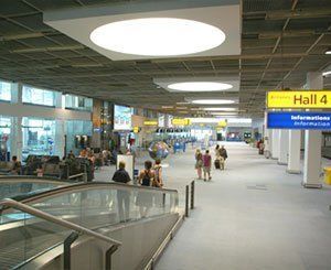 Hausse des redevances aéroportuaires : refus à Lyon, feu vert à Marseille