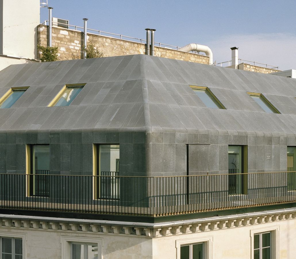 A Paris, des bureaux avec une vue panoramique sur la place de la Bourse