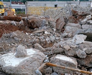 En Espagne, trois corps retrouvés après l'effondrement d'un immeuble près de Barcelone