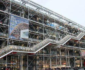 La rénovation de l'emblématique "chenille" du Centre Pompidou est terminée