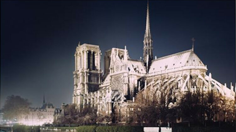 Notre-Dame de Paris ou la gloire de Maryvonne de Saint-Pulgent et de Gallimard