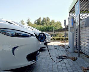 La loi Climat-Résilience facilite la recharge des véhicules électriques dans les immeubles collectifs