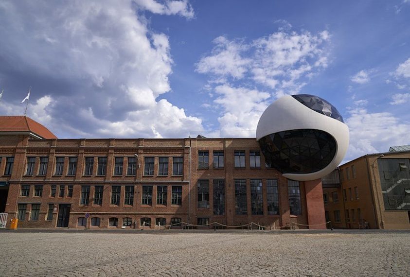 « Niemeyer Sphere »: une œuvre posthume à Leipzig