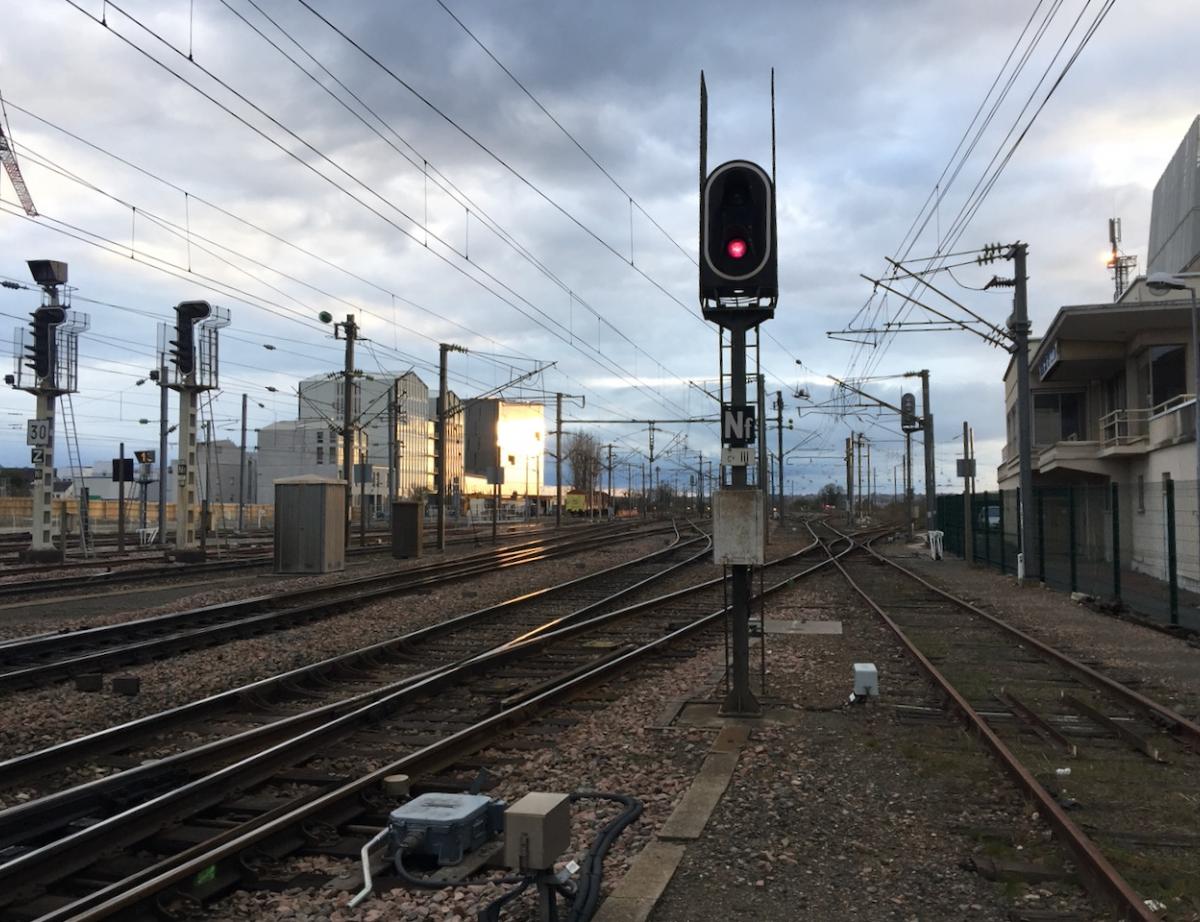 Friches industrielles à Marseille: Recylex et Retia devront indemniser SNCF Réseau