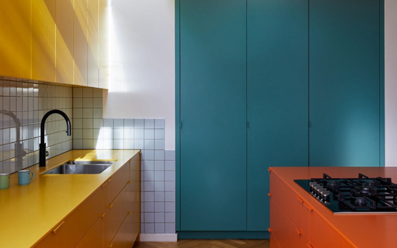 himacs une touche color e pour sublimer la cuisine