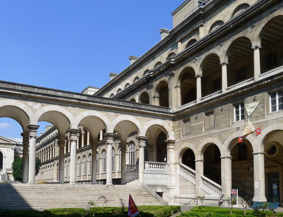 Hôtel-Dieu: la gauche parisienne et la CGT espèrent un "moratoire"