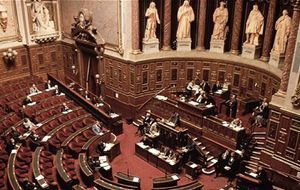 Les sénateurs refusent d’examiner le projet de loi LOM